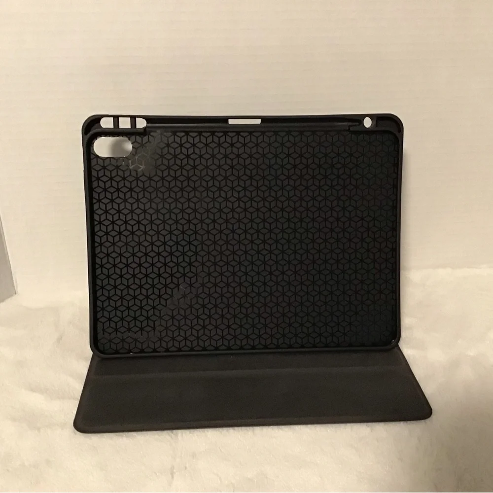 iPad Air 4 Case Black - Picture 2 of 4